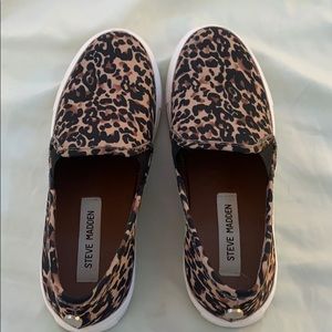 Steven Madden slip ons